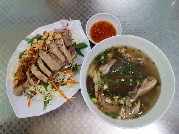 Chào gỏi vịt Đồng Quê