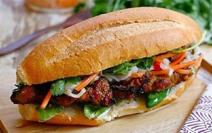 Bánh mì hẻm Huỳnh Văn Bánh