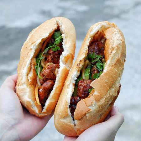 Bánh mì hẻm Nguyễn Trãi