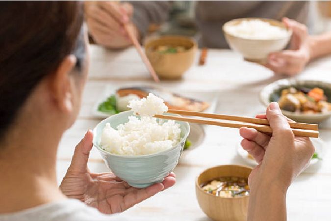 Các thói quen xấu khi ăn