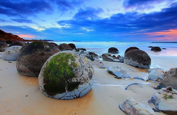 Bãi biển trứng rồng