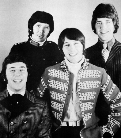 Ký hợp đồng với Brian Poole và Tremeloes