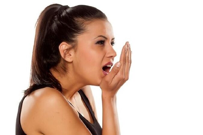 Đau răng dẫn đến hôi miệng