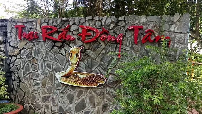 Trại rắn Đồng Tâm