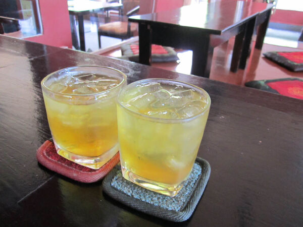 Uống quá nhiều trà đá