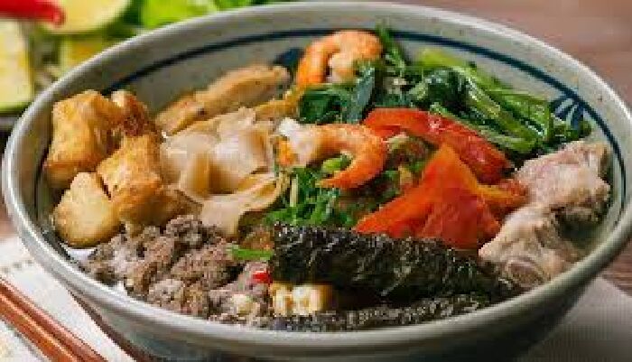 Phở bò, bánh đa cua & bún cá