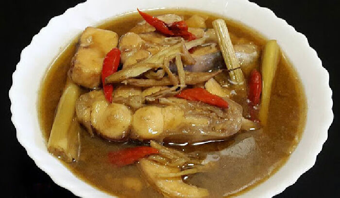 Bông súng mắm kho