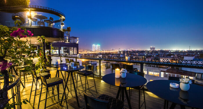 Ăn tối và thưởng thức cocktail trên những rooftop bar