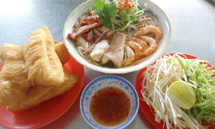 Bún nước lèo