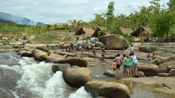 Khu du lịch Water Land suối Thạch Lâm Nha Trang