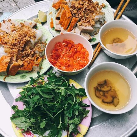 Bánh cuốn Thanh Vân ở Hàng Gà, Gia An ở Thái Phiên