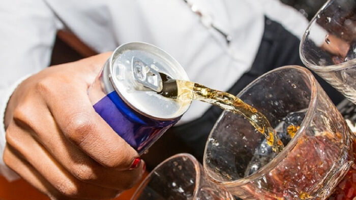 Soda và các nước tăng lực