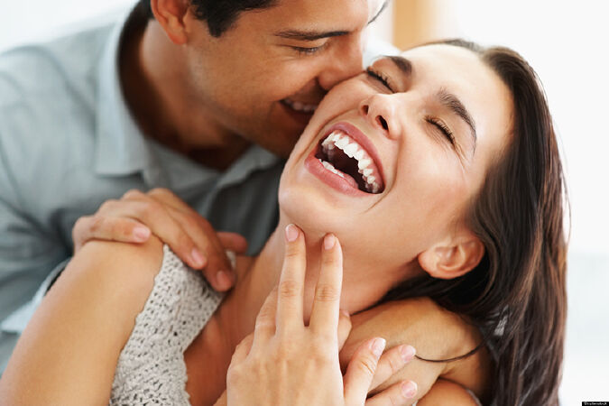 Anh ấy rất hay động chạm đến người vợ