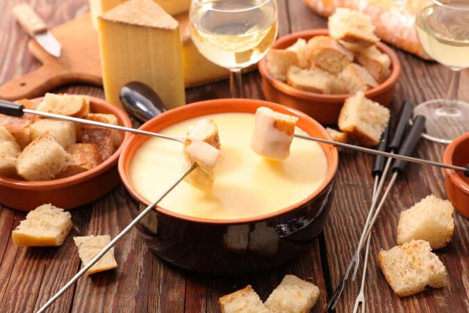Fondue (lẩu phô mai) của Thụy Sỹ