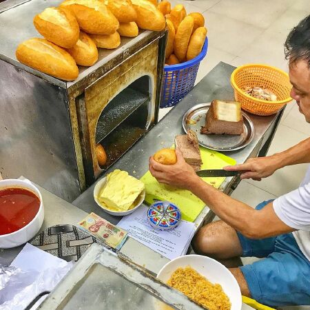 Bánh mì phố Huế
