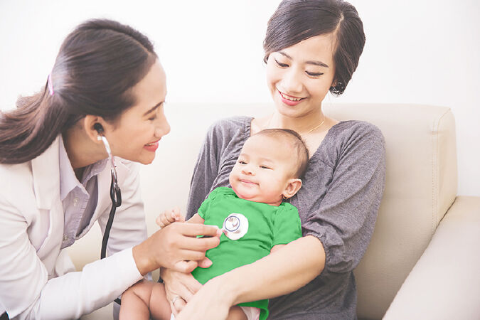 Theo dõi sức khoẻ của trẻ thường xuyên