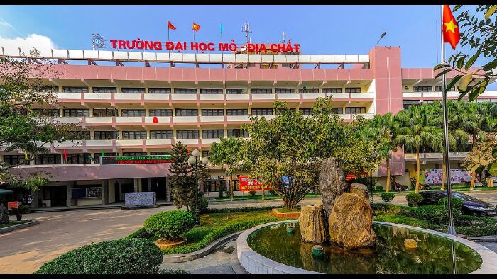 Trường Đại Học Mỏ địa chất