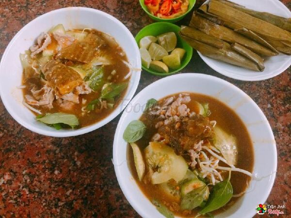 Hủ tiếu sa tế Chín Hoàng