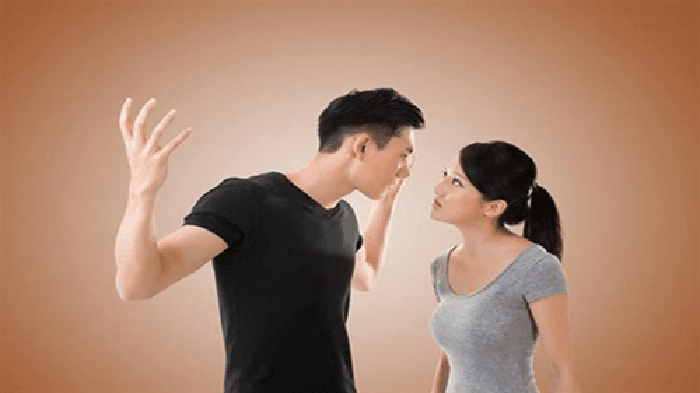 Đừng dùng tay đánh
