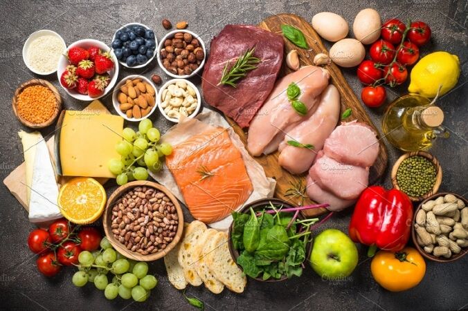 Hạn chế thực phẩm chế biến sẵn, Ăn nhiều thực phẩm giàu Protein giúp giảm cân.