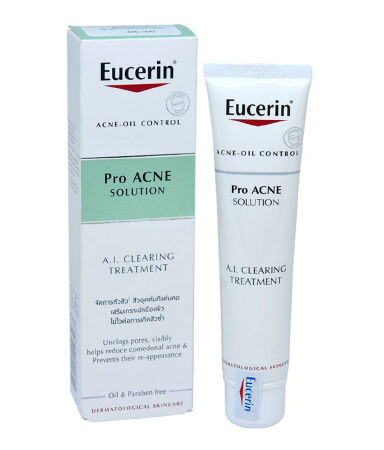 Kem trị mụn Eucerin.