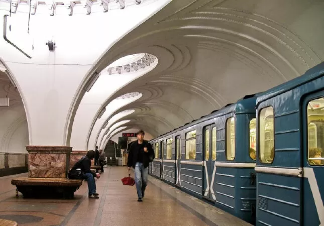 Hệ thống tàu điện ngầm Moscow, Nga