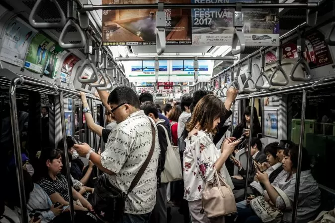 Ngại giao tiếp và mở rộng các mối quan hệ ngoài đời