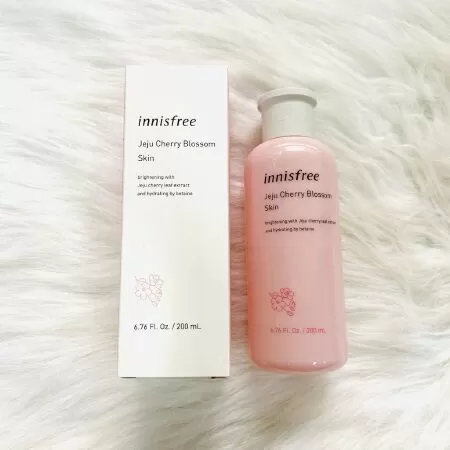 Nước hoa hồng Innisfree Jeju cherry Blossom Skin