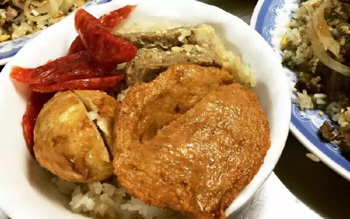 Bà Thảo – xôi chả cua lạp xưởng Hà Nội