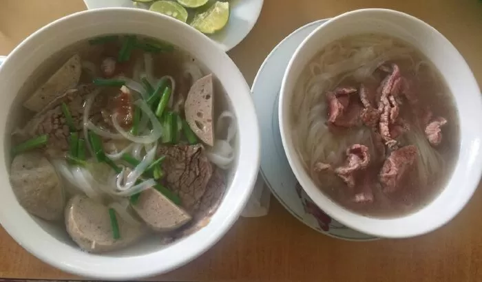 Quán phở Uyên