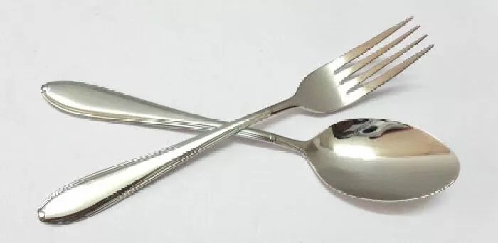 Tách trứng bằng nĩa