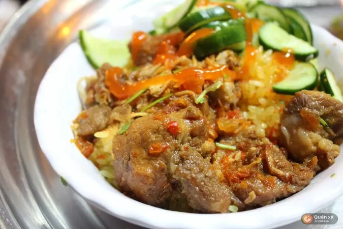 Xôi gà và xôi sườn cay Trường Chinh