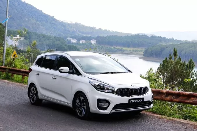 Xe Kia Rondo