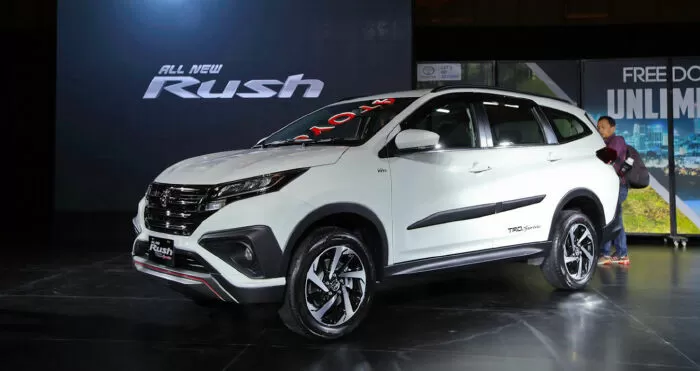 Xe Toyota Rush