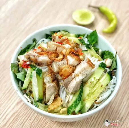 Bún Mắm Heo Quay - Tố Hữu