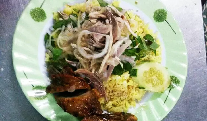 Cơm gà Trung Thìn