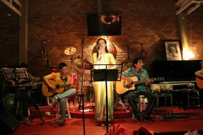 Live Music Bar