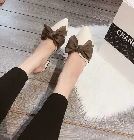 Giày sục thắt nơ mũi nhọn đế cao 3 cm da mềm
