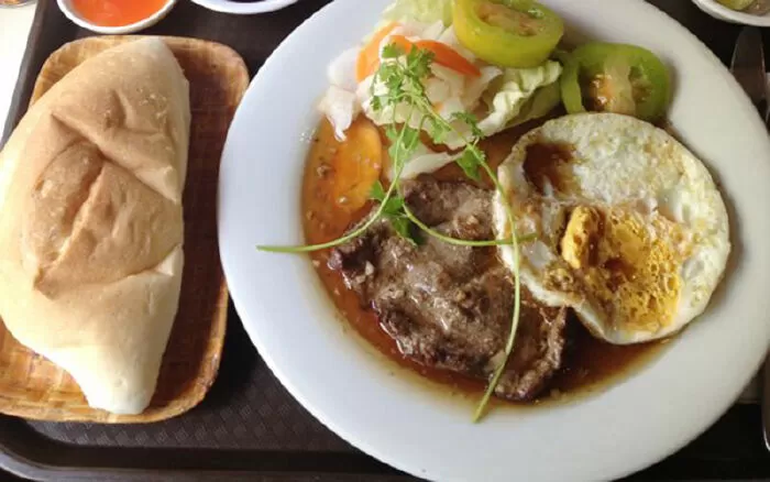 Bready Beefsteak Bánh Mì Tươi