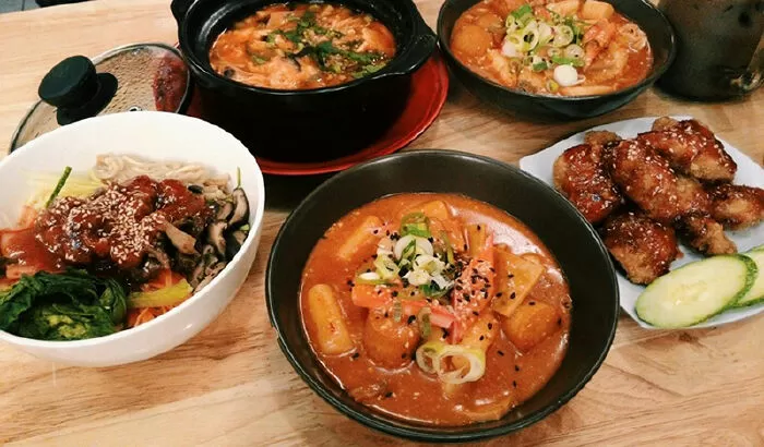 Moon's Kitchen Phú Nhuận