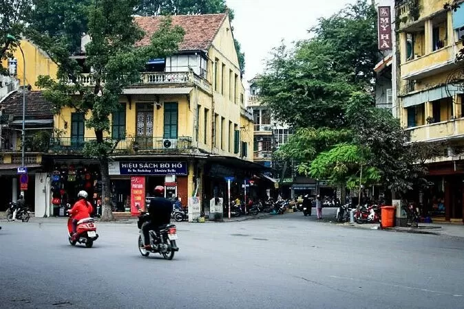 Phố HỒ HOÀN KIẾM - Phố Ngắn nhất
