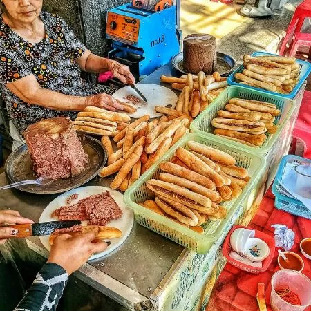 Bánh mỳ Pate cay