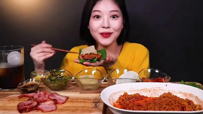 Eat with Boki