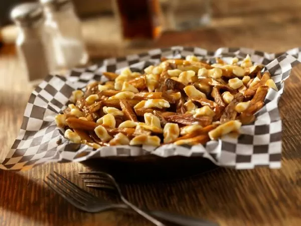 Món Poutine ở Canada