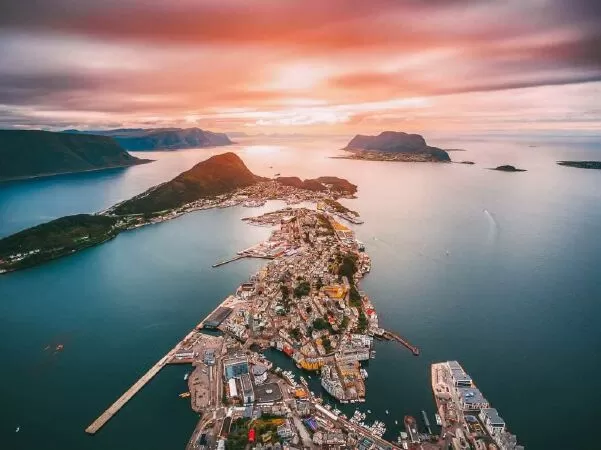 Khám phá Alesund