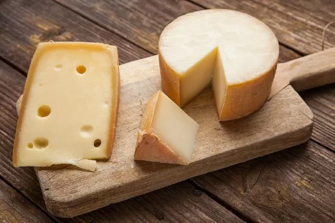 Pho mát Gruyere
