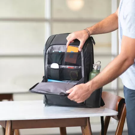 Ba lô du lịch có tổng thể tốt nhất: NOMATIC Travel Pack