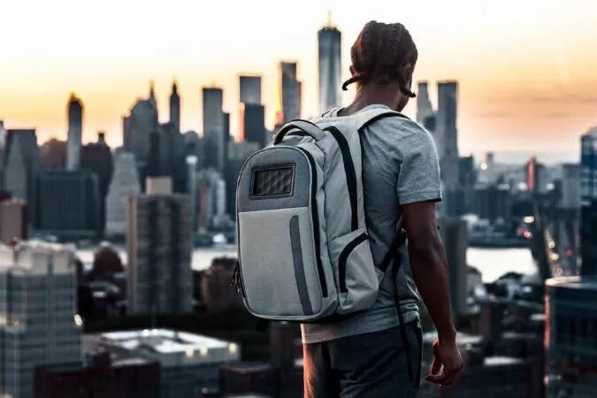 Ba lô tốt nhất cho dân du lịch đam mê công nghệ số: Lifepack