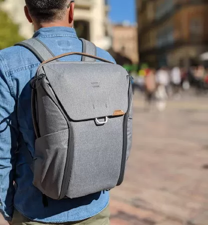 Ba lô EDC (Everyday Carry – mang theo mỗi ngày) tốt nhất : Peak Design’s Everyday Backpack