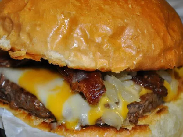 Tracy’s Pub and Grill